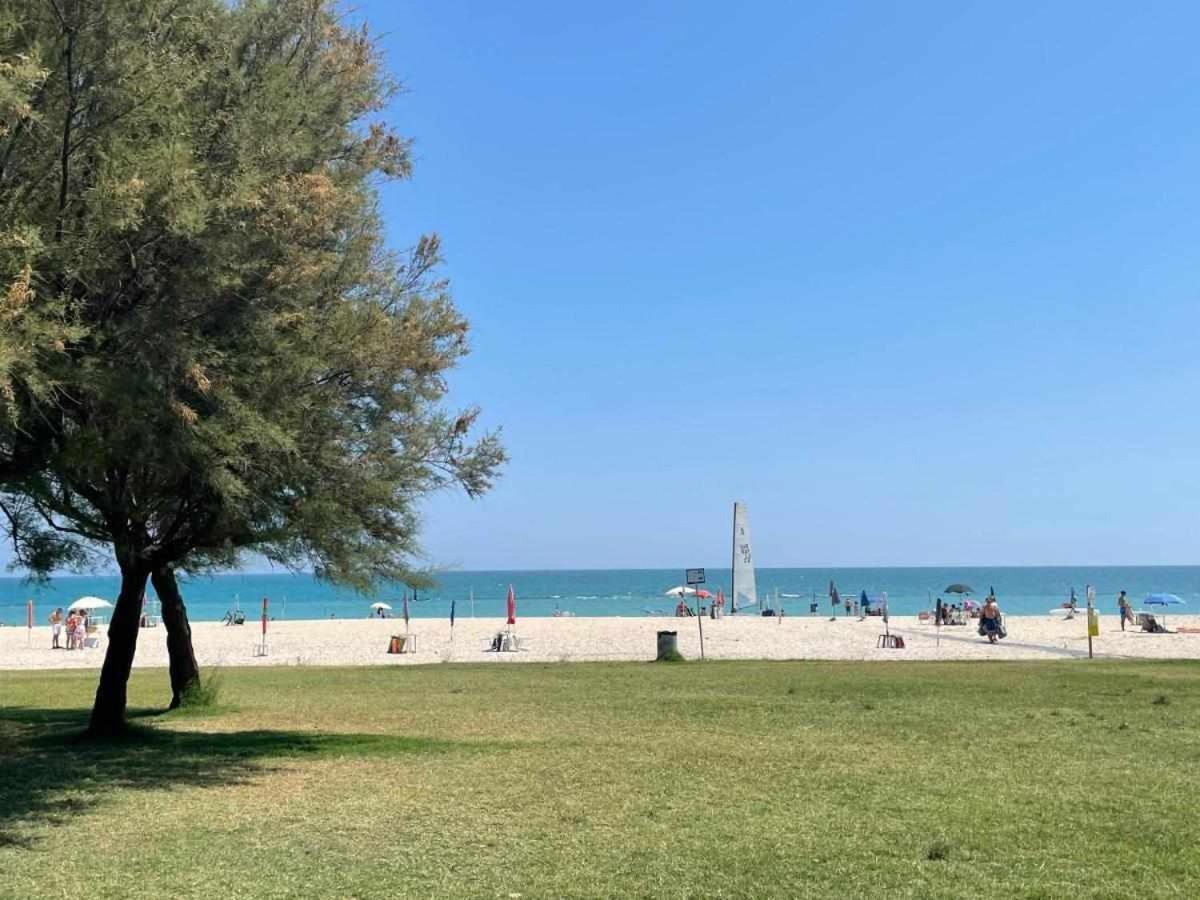 Appartamento Riva Bianca Porto SantʼElpidio Exteriör bild